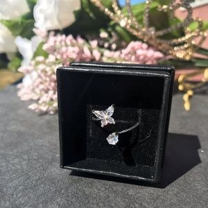 𝅺Zircon Butterfly Silver Color Ring